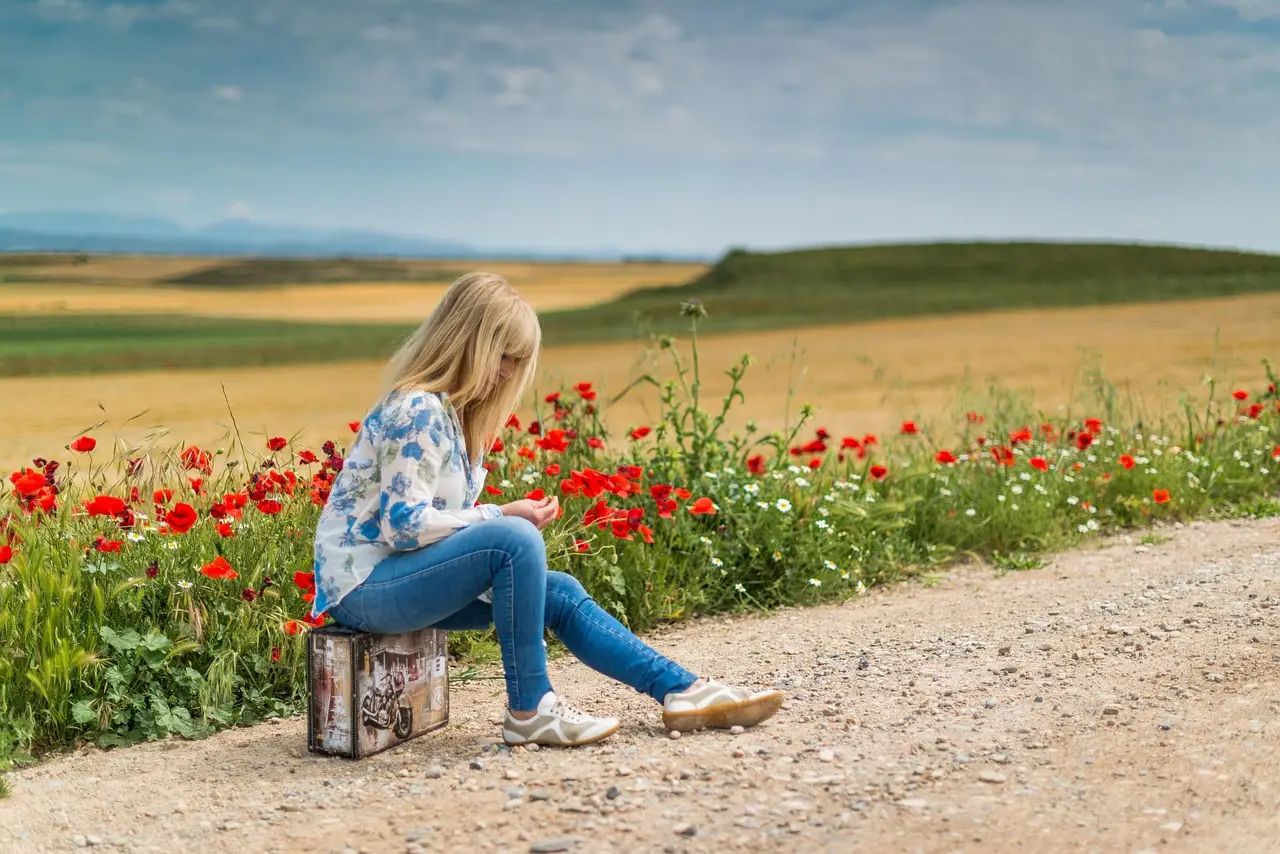 السفر المنفرد لأول مرة: كل ما يحتاج المسافر الوحيد معرفته traveling alone