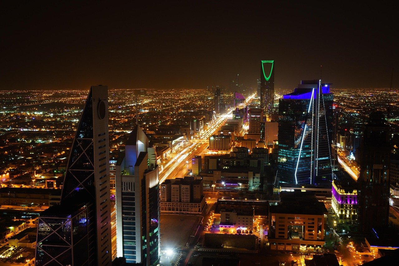 تصديق الوثائق السعودية للاستخدام في الخارج: الدليل القانوني الرياض