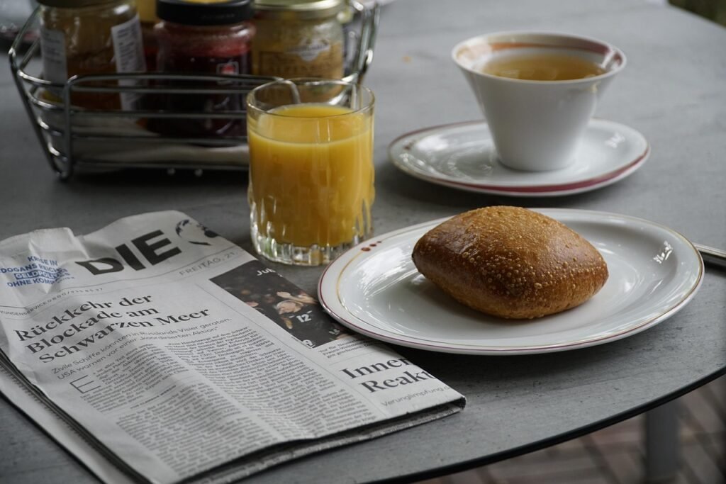 أول 24 ساعة في أي مدينة جديدة: ماذا تفعل فور الوصول؟ breakfast
